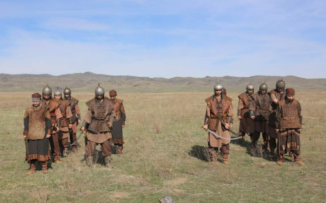 Жоокерлер баатырлардын ролдорунда тарыхый реконструкция уюштурду