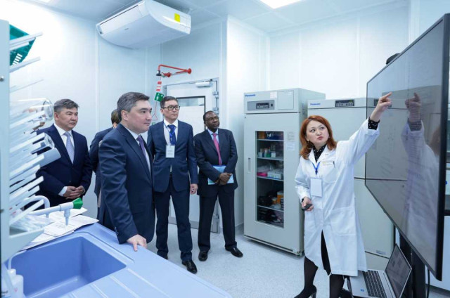 Developments by Nazarbayev University scientists presented to Kazakh Prime Minister