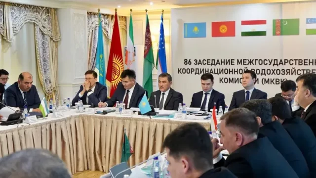 Казакстан сугат мезгилинде «Достук» каналы аркылуу Өзбекстандан 920 миллион чарчы метрден ашык суу алат