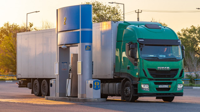 Mazhilis ratifies agreements on development of international freight transportation