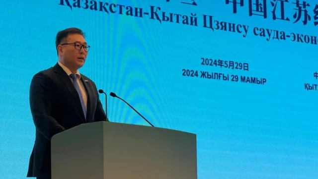 Қозоғистон бизнеси Цзянсуга товар йўллайди