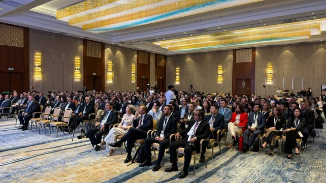 Астанада Жүк тасымалы және логистика жөніндегі өңірлік форум өтуде