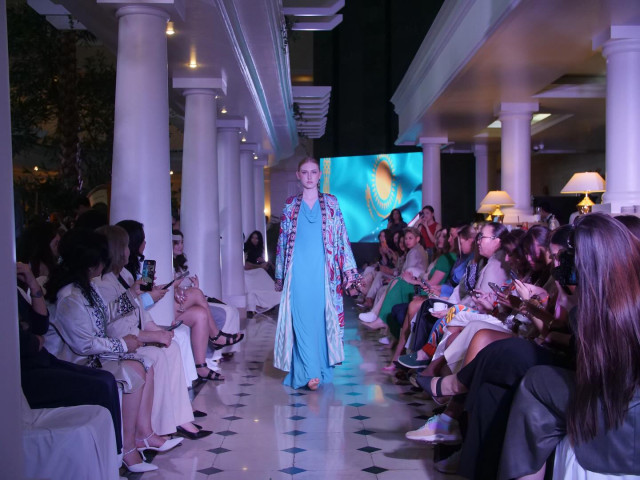 Астанада замонавий талқиндаги этник мода ҳафталиги ўтяпти