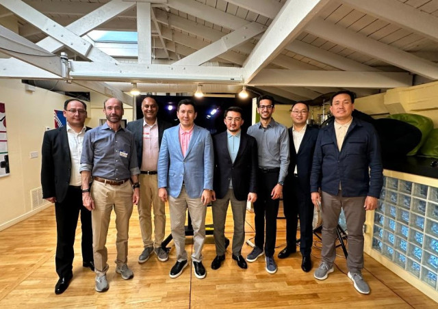 27 Kazak girişimi Silikon Vadisi'nde eğitim görecek