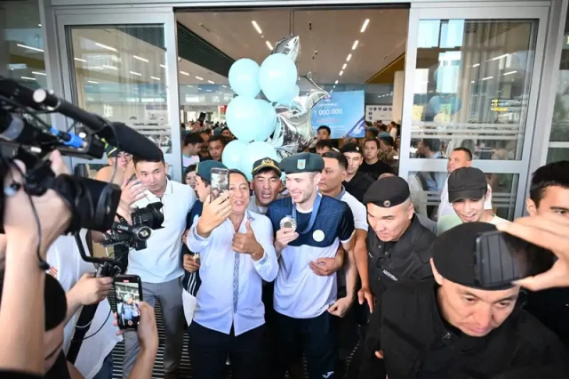 Almatı’da Olimpiyat madalya sahipleri  karşılandı