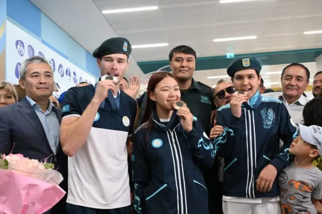 Олимпиада жүлдегерлері елге оралды