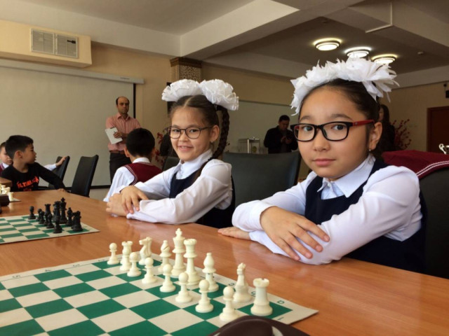 Kazakh schools to teach chess to students