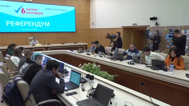 Казакстандыктар референдумда жигердүү