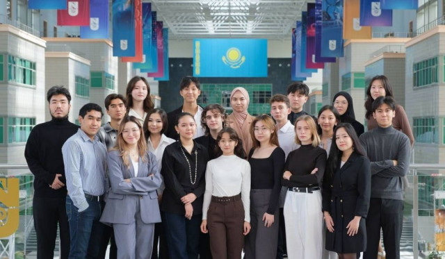 Kazakistanlı öğrenciler kanser tedavisinde yeni bir yöntem geliştirdiler