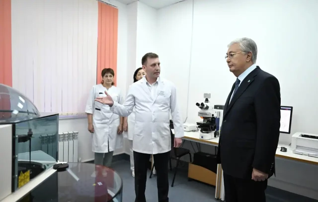 Президент амалий сафар билан Ақтўбеда бўлди