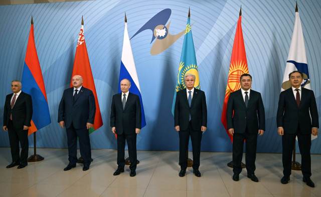 Kassym-Jomart Tokayev participates in narrow-format meeting of Supreme Eurasian Economic Council