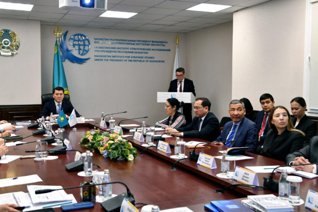Kazakistan Devlet Danışmanı Kazakistan Stratejik Araştırmalar Enstitüsü Akademik Konseyi'nin genişletilmiş toplantısına katıldı
