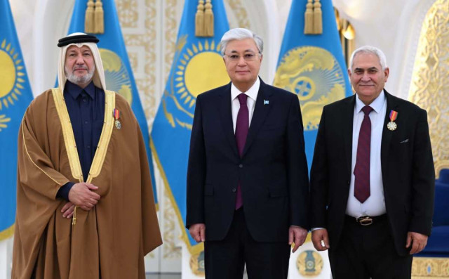 К.Токаев провел встречу с главами Международной и Азиатской федераций тяжелой атлетики