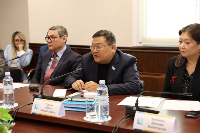 Уч йиллик ислоҳотлар натижалари муҳокама қилинди