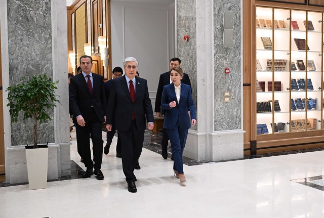 Президент Казахстана посетил ряд объектов столицы