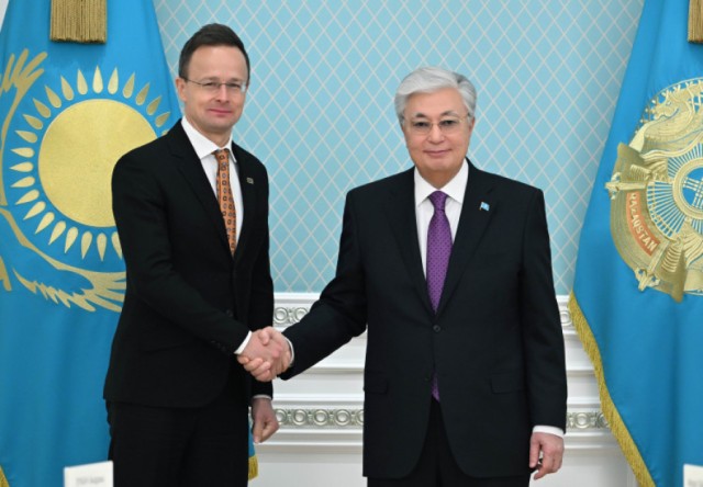 Kassym-Jomart Tokayev receives Hungarian Foreign Minister