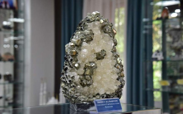 Астанадагы минералогиялык музейде сейрек кездешкен таштар сакталган
