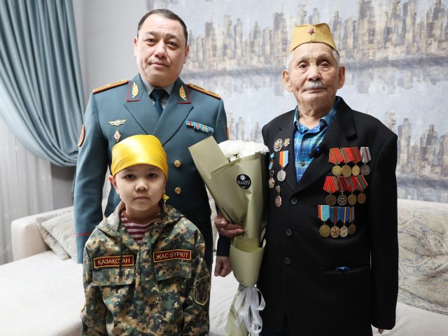Kazakh National Guard congratulates 101-year-old war veteran in Astana