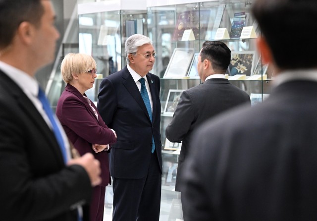 Казакстан менен Словениянын президенттери Астана Эл аралык каржы борборуна барды