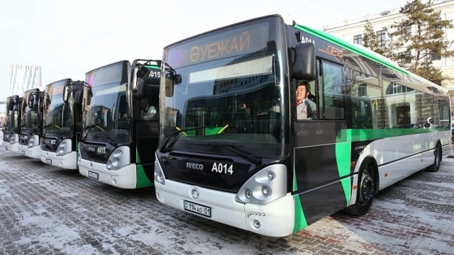 Астананың қоғамдық көліктерінде қазақ қайраткерлері туралы аудиохабарламалар беріледі