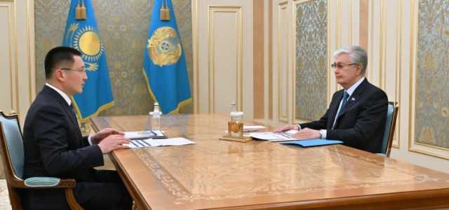 Давлат раҳбари Асайин Байхановни қабул қилди