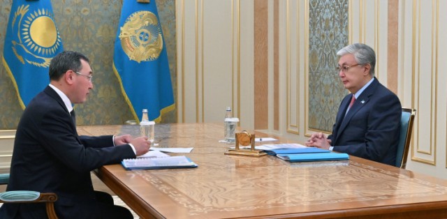 Президент Алмати вилояти ҳокимини қабул қилди