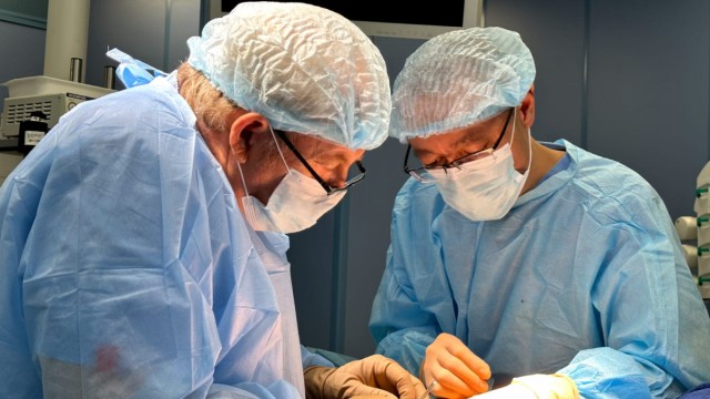 Қазақстандық онкохирургтер операциядан кейін омырауды қалпына келтіру әдісін тапты