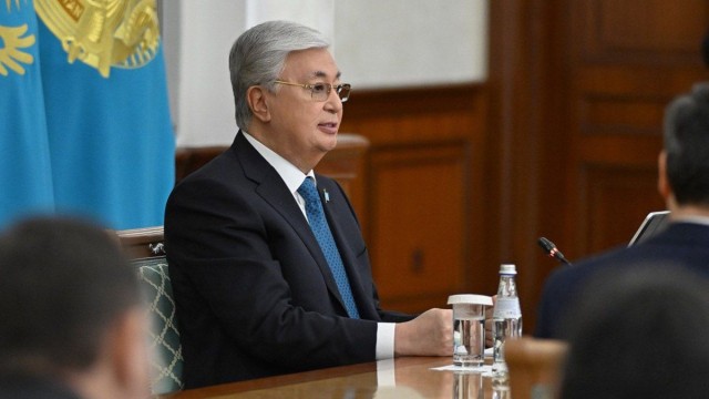 Мамлекет башчысы илимий хирургия борборуна куттуктоо жолдоду