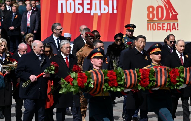 Қазақстан Президенті Мәскеуде өткен әскери парадқа қатысты