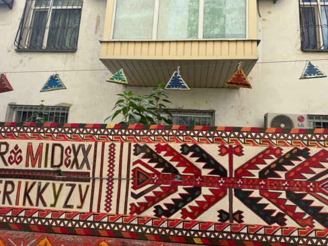 Çimkent’te avlular ulusal sanat galerisine dönüştü