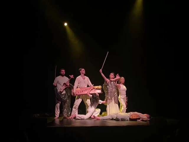 Астанада қозоқ-француз замонавий хореографияси спектакли ўтказилди