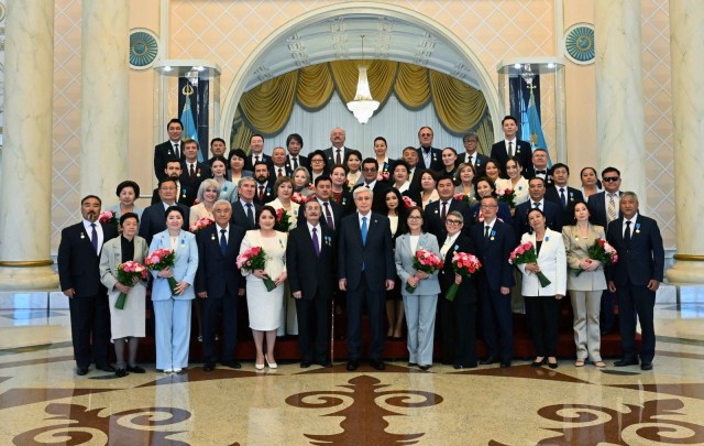 Президент мәдениет және өнер қызметкерлерін марапаттады