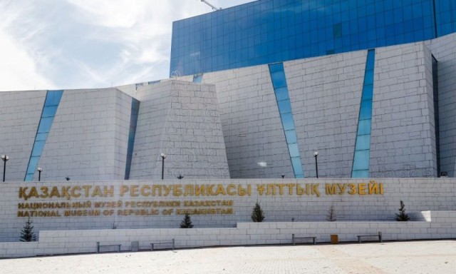 Дайынсыз жоголгон казакстандык ардагерлердин рухуна таазим этти