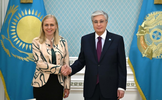 Президент ЕККУнун төрайымын кабыл алды