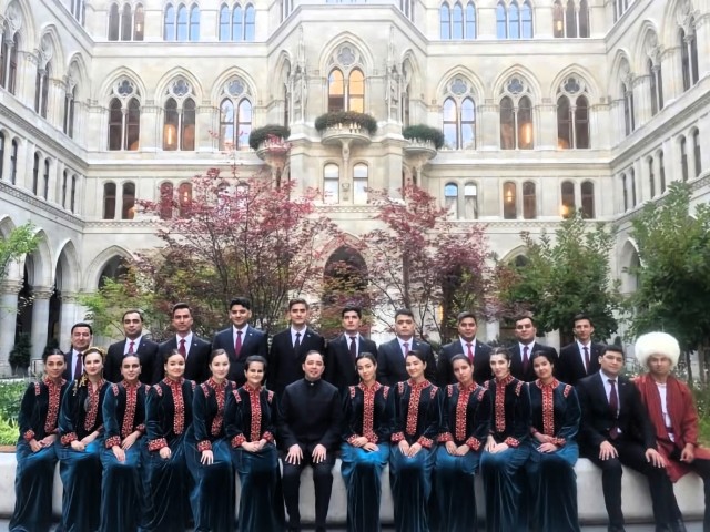 Оркестр из Туркменистана выступил на фестивале в Австрии