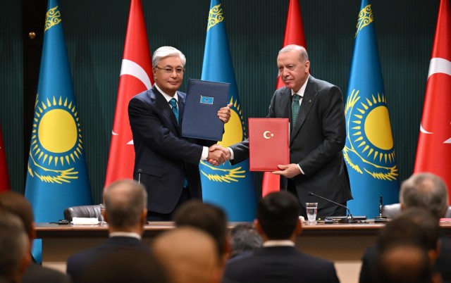 Қазақстан мен Түркия Бірлескен декларация мен 18 құжатқа қол қойды