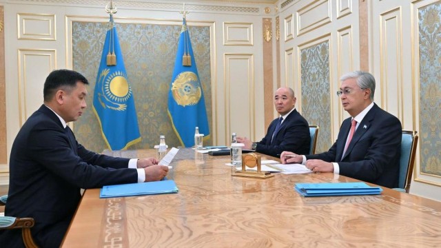Kazakh President briefed on rail transport sector