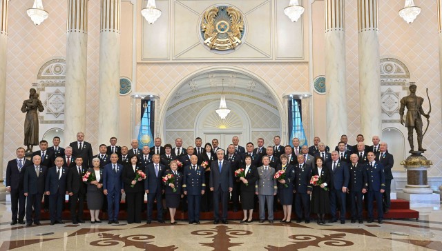 Бүгін Мемлекет басшысы көлік саласының қызметкерлерін кәсіби мерекесімен құттықтады