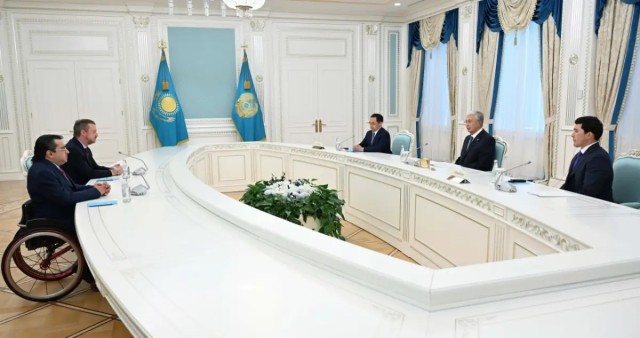 Президент Казахстана провёл встречу с руководителями Паралимпийских комитетов
