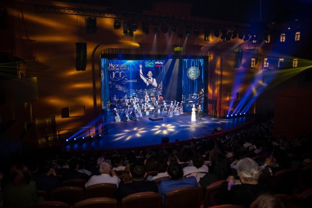 Москвада Нургиса Тилендиевдин 100 жылдыгына арналган концерт өттү