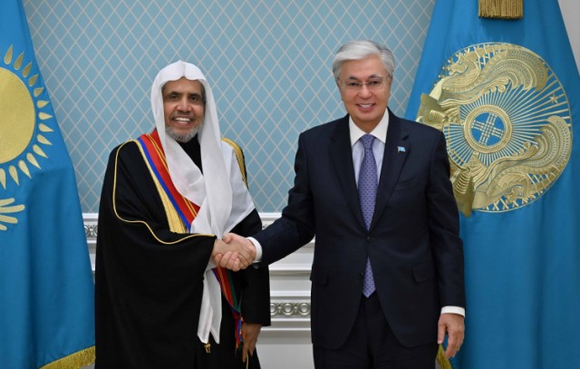 Kasım Comart Tokayev, Dünya İslam Ligi Genel Sekreteri’ni kabul etti
