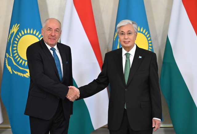 Касым-Жомарт Токаев менен Тамаш Шуйок сүйлөшүүлөрдү жүргүздү