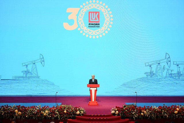 Казакстандын президенти мунай-газ тармагын өнүктүрүүнүн багыттарын белгиледи