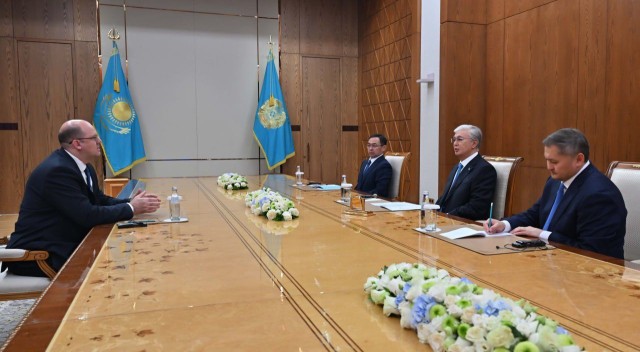 Kazakh President meets with heads of foreign universities