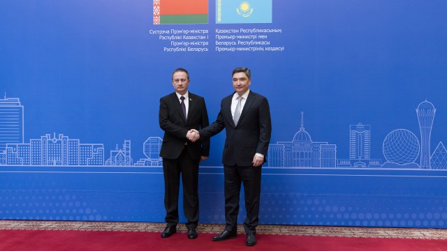 Казакстан менен Беларусь бир нече тармакты бирге өнүктүрүүнүн жол картасын бекитти