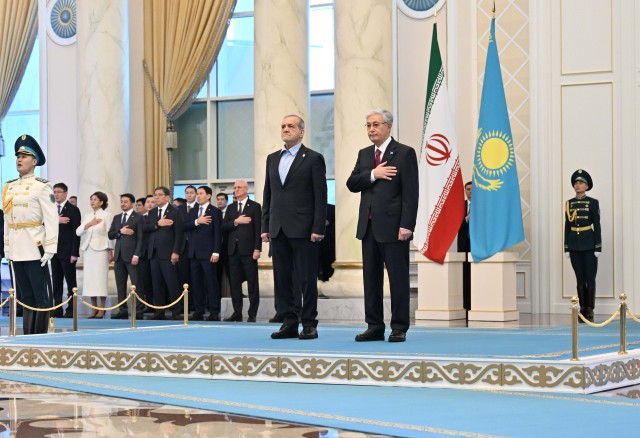 Ирандын Президенти Астанага келди