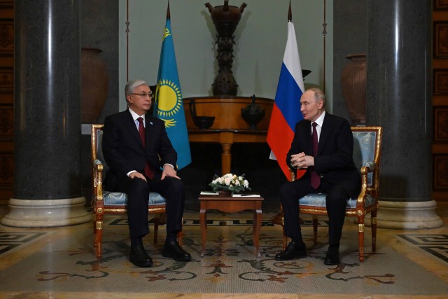 Kazakh, Russian Presidents hold meeting in St. Petersburg