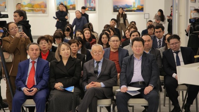 Астанада экспертлар Янги Конституция лойиҳасини муҳокама қилди