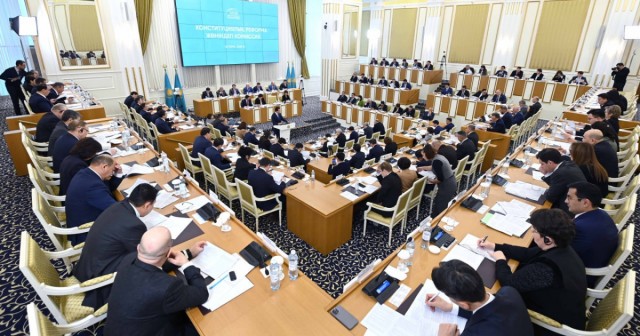 Конституциялық комиссияның 8-отырысы өтті