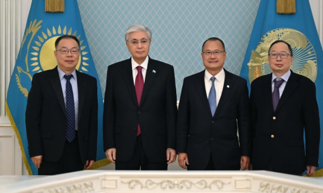 Давлат раҳбари Sunwah Group корпорацияси раисини қабул қилди